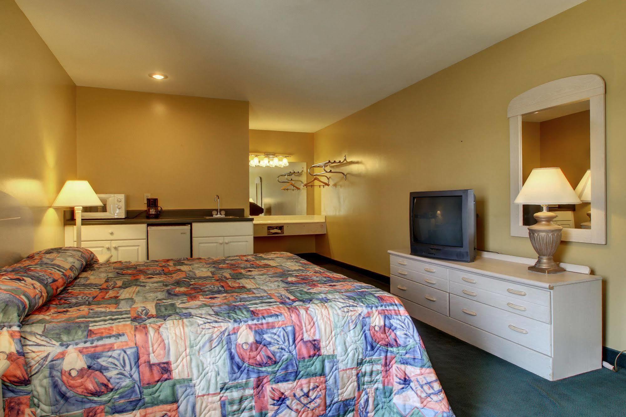 Key West Inn - Childersburg Экстерьер фото